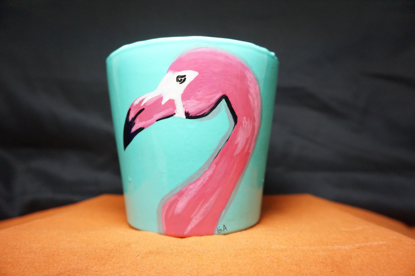 Flamingo pot